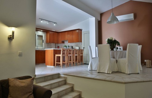 Moniatis Villa | Nestor Hillside House