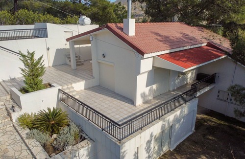 Moniatis Villa | Nestor Hillside House