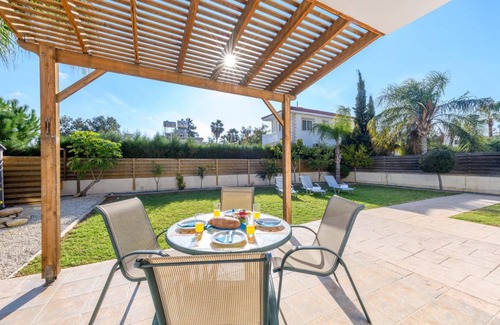 Ayia Napa Villa | Nissi Gardens Villa - 3 bedroom sunny villa with beautiful garden