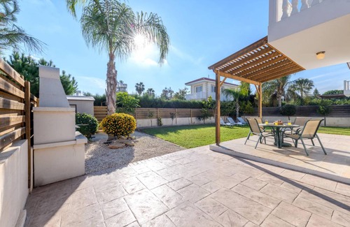 Ayia Napa Villa | Nissi Gardens Villa - 3 bedroom sunny villa with beautiful garden
