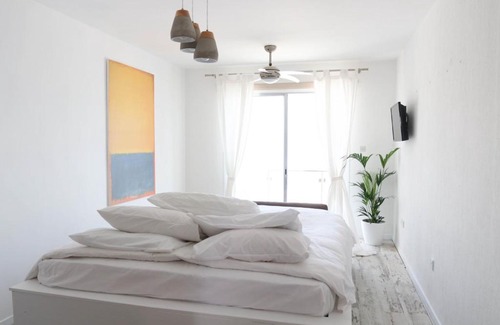 Paphos Apartment | NomaSuites - Sea Studio