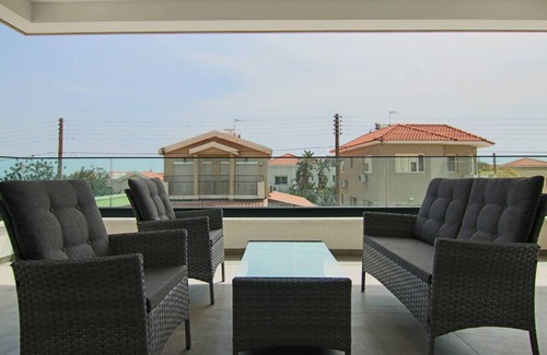 Agios Athanasios Apartment | Phaedrus Living: City View Anna Residence 102