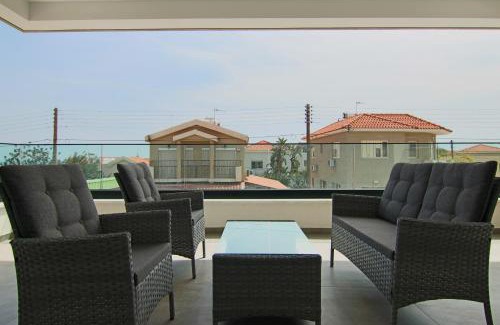 Agios Athanasios Apartment | Phaedrus Living: City View Anna Residence 102