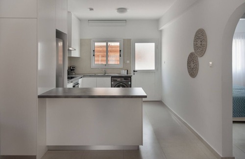 Universal Apartment | Phaedrus Living: Olga Residence