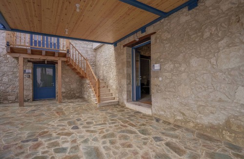 Peristerona Apartment | Phaedrus Living Peristerona Traditional House