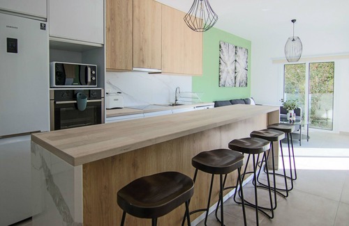 Paphos Apartment | Phaedrus Living: Seaside Modern Flat Limnaria 123