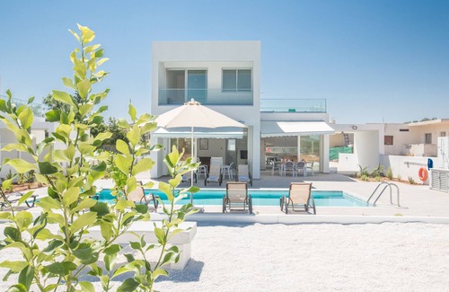 Protaras Villa | Protaras Greco Villa CCV2 - a villa that sleeps 10 guests in 5 bedrooms