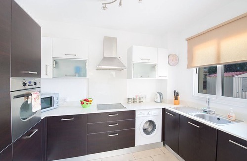 Pernera Villa | Protaras Holiday Villa CL19 - a villa that sleeps 7 guests in 3 bedrooms