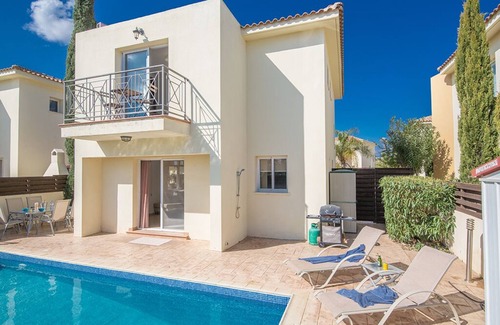 Pernera Villa | Protaras Holiday Villa CL19 - a villa that sleeps 7 guests in 3 bedrooms