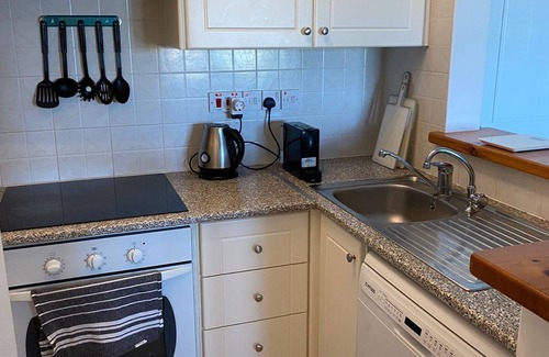 Moutallos Apartment | Regina Gardens 1, Venus Beach -6 min, Sunset Sea View, Gated Complex