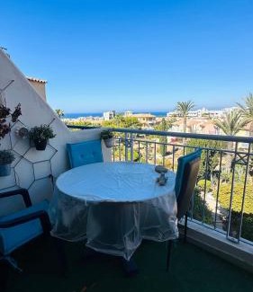 Old Town Apartment | Regina Gardens Sunset with Fast Free Wi-Fi and Late Check-Out