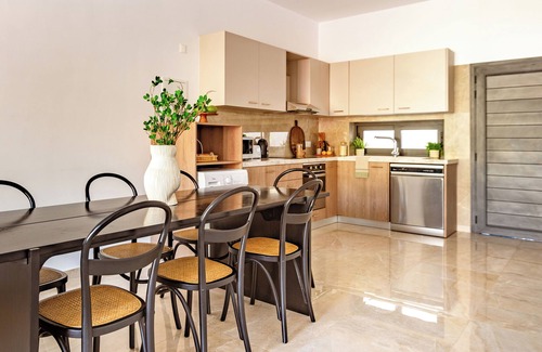 Agios Tychon Apartment | Sanders River Plaza - Cool 2-Bdr Apt with Balcony