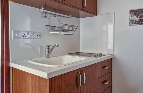 Vasa Koilaniou Apartment | Sanders Village - Lovely Studio w Garden View