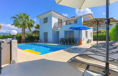 Argaka Villa | Sandy Coast Villa Petunia