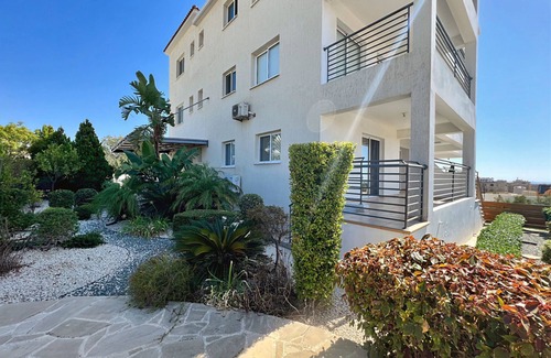 Chlorakas Apartment | Spacious 3-bedroom apartment with private garden in Chloraka.