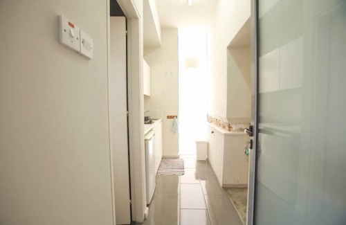 Aradippou Apartment | St. Lazaros Studios