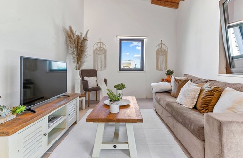 Emba House | Stylish village house, with private plunge pool!