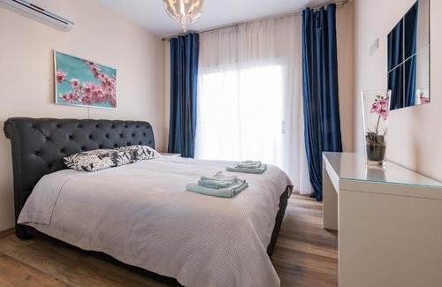 Universal Apartment | Sun Island Apartment