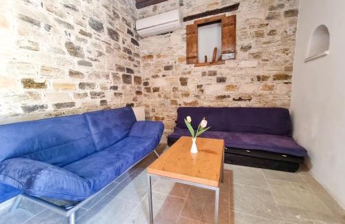 Skarinou Apartment | Traditional Village Pool Paradise Family Apartment