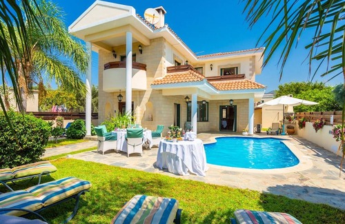 Ayia Marina Chrysochous Villa | Villa Charianna: Large Private Pool, Walk to Beach, Sea Views, A/C, WiFi