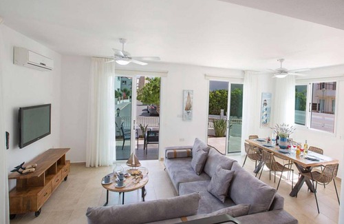 Pernera Villa | Villa ∙ 3 bedrooms ∙ 6 guests