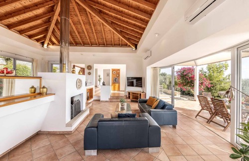 Peyia Town Villa | Villa ∙ 3 bedrooms ∙ 6 guests