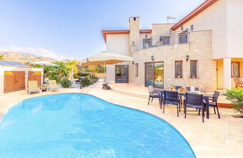 Argaka Villa | Villa ∙ 4 bedrooms ∙ 8 guests