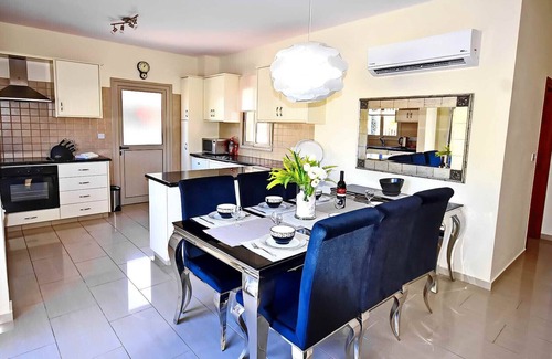 Pegeia Villa | Villa Golden Coral