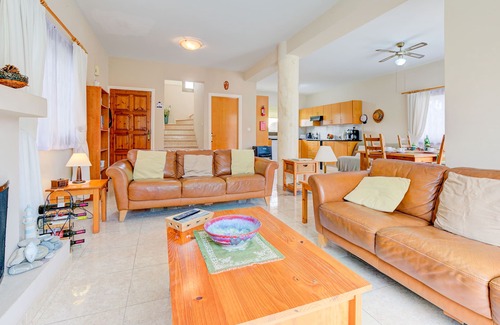 Emba Villa | Villa Kalandia, Emba, Paphos Beautiful 3 Bedroom Villa with Private Pool