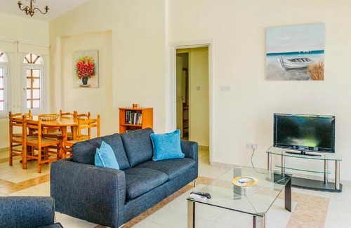 Peyia Town Villa | Villa Katerina: Coral Bay, Laourou Beach