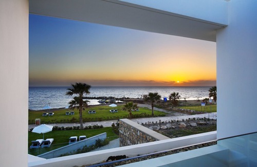 Paphos Villa | Villa Sapphire - Three Bedroom Beachside