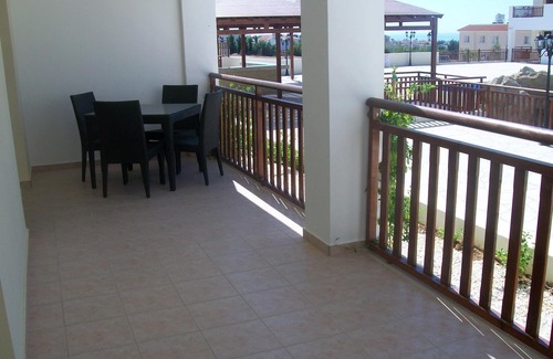 Peyia Town Apartment | Wonderful 2 bedroom ground level poolside apartment, 3 pools, FREE WIFI