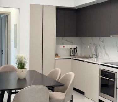 Dromolaxia Apartment | ΘΕΑ 5 Comfortable 1BR and 2BR Apartments
