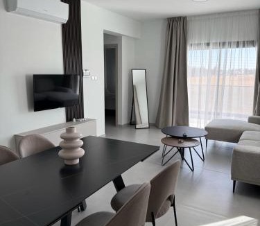 Dromolaxia Apartment | ΘΕΑ 5 Comfortable 1BR and 2BR Apartments