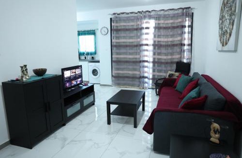 Oroklini Apartment | Όμορφο καινούργιο διαμέρισμα σε μικρή πολυκατοικία