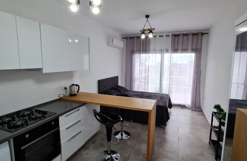 Trikomo Apartment | Уютная студия для двоих на берегу моря