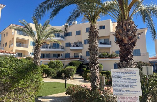 Paphos Apartment | 1 Bed Apt In Kings Palace With Sea & Pool Views. Sleeps 2, TV, Wi-Fi, AC