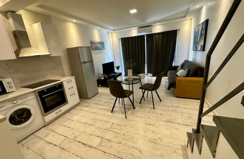 Agios Tychon Apartment | 1-bedroom duplex 100m by the sea