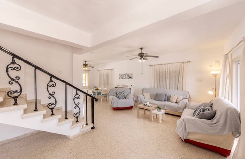 Ayia Thekla Villa | 100 m² Villa ∙ 3 bedrooms ∙ 6 guests