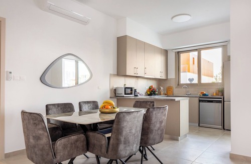 Agios Athanasios Apartment | 102 Mulberry Court- Bright with Large Terrace