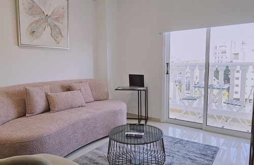 City Centre Apartment | 104 NIC - 402 Stay Cosmo City Suite