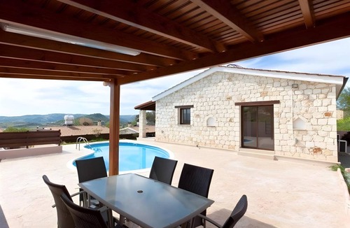Stroumpi Villa | 110 m² Villa ∙ 2 bedrooms ∙ 6 guests