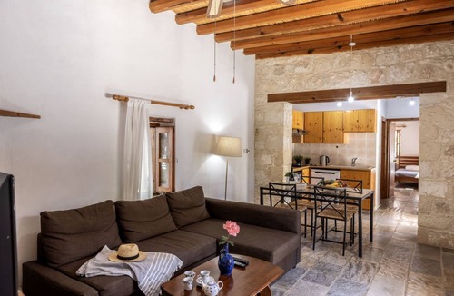 Droushia Villa | 115 m² Villa ∙ 3 bedrooms ∙ 6 guests