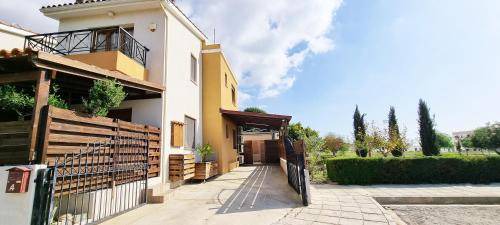 Koloni Villa | 120 m² Villa ∙ 3 bedrooms ∙ 4 guests