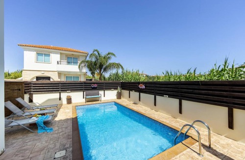 Pernera Villa | 125 m² Villa ∙ 3 bedrooms ∙ 8 guests