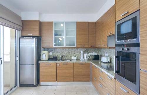 Neapolis Apartment | 130 m² Apartment ∙ 3 bedrooms ∙ 6 guests