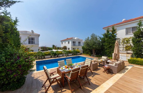 Ayia Napa Villa | 130 m² Villa ∙ 3 bedrooms ∙ 6 guests