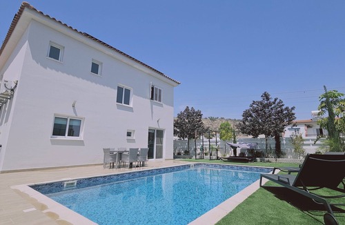 Oroklini Villa | 131 VOR - STAY M & L Villa