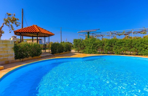 Latchi Villa | 140 m² Villa ∙ 2 bedrooms ∙ 4 guests