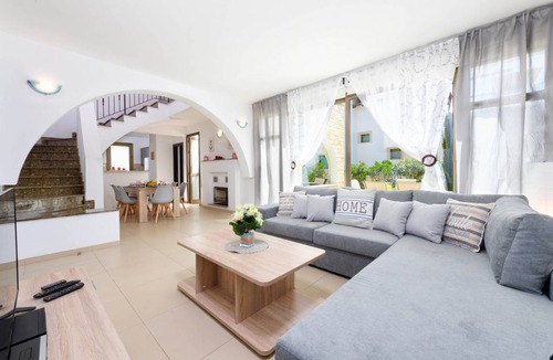 Ayia Thekla Villa | 140 m² Villa ∙ 3 bedrooms ∙ 6 guests